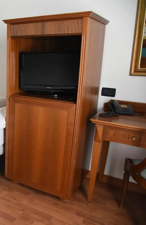 Hotel Duca D'Aosta Mogliano Veneto 4*,  Italy